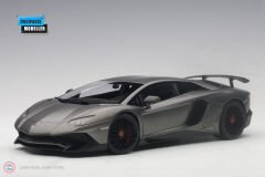 1:18 Lamborghini Aventador LP750-4 SV Gümüş