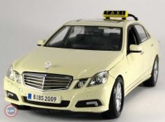1:18 2010 Mercedes Benz E Class W121 Taxi