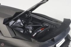 1:18 Lamborghini Aventador LP750-4 SV Gümüş