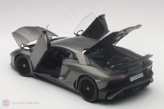 1:18 Lamborghini Aventador LP750-4 SV Gümüş