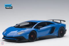 1:18 Lamborghini Aventador LP750-4 SV Mavi
