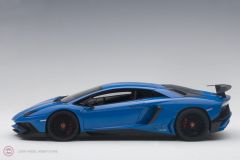 1:18 Lamborghini Aventador LP750-4 SV Mavi