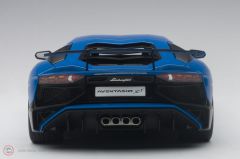 1:18 Lamborghini Aventador LP750-4 SV Mavi
