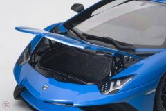 1:18 Lamborghini Aventador LP750-4 SV Mavi