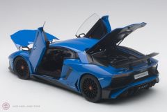 1:18 Lamborghini Aventador LP750-4 SV Mavi