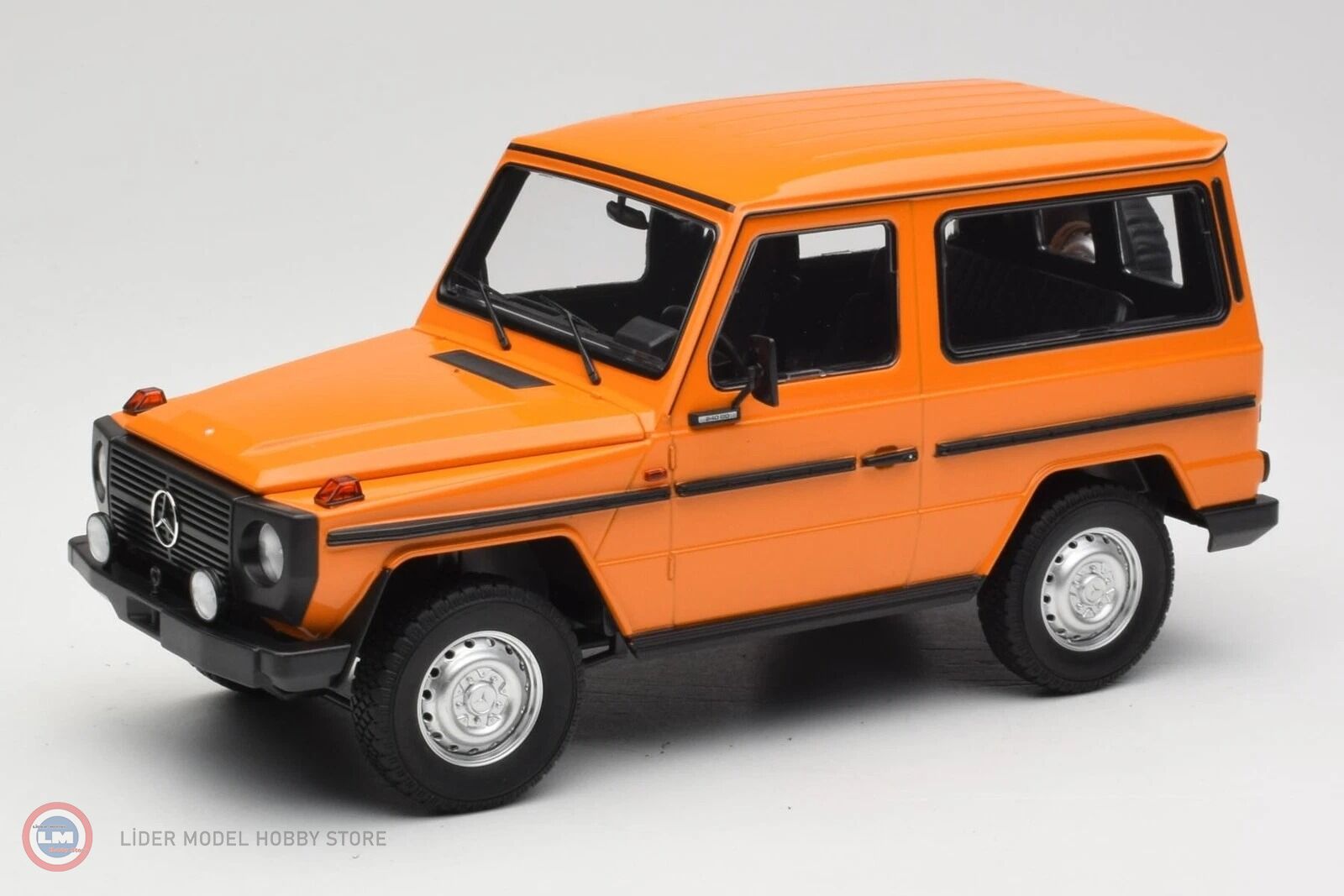 1:18 1980 Mercedes Benz G Model short W460