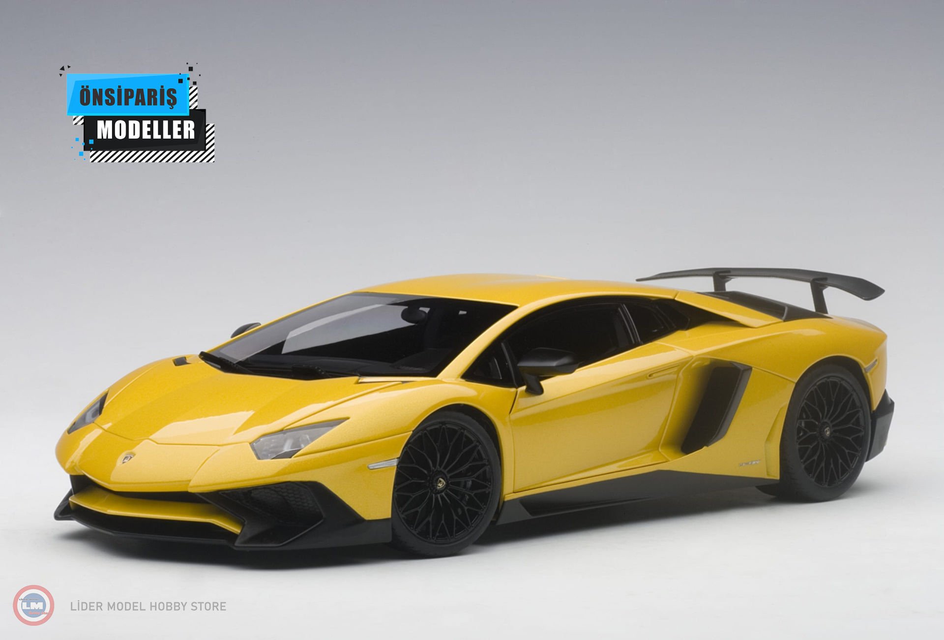 1:18 Lamborghini Aventador LP750-4 SV Sarı