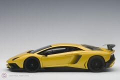 1:18 Lamborghini Aventador LP750-4 SV Sarı