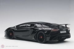 1:18 Lamborghini Aventador LP750-4 SV Siyah