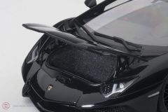 1:18 Lamborghini Aventador LP750-4 SV Siyah