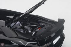 1:18 Lamborghini Aventador LP750-4 SV Siyah