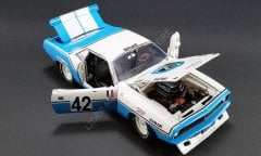 1:18 1970 Plymouth Barracuda #42 Chrysler Of France Henri Chemin Hardtop