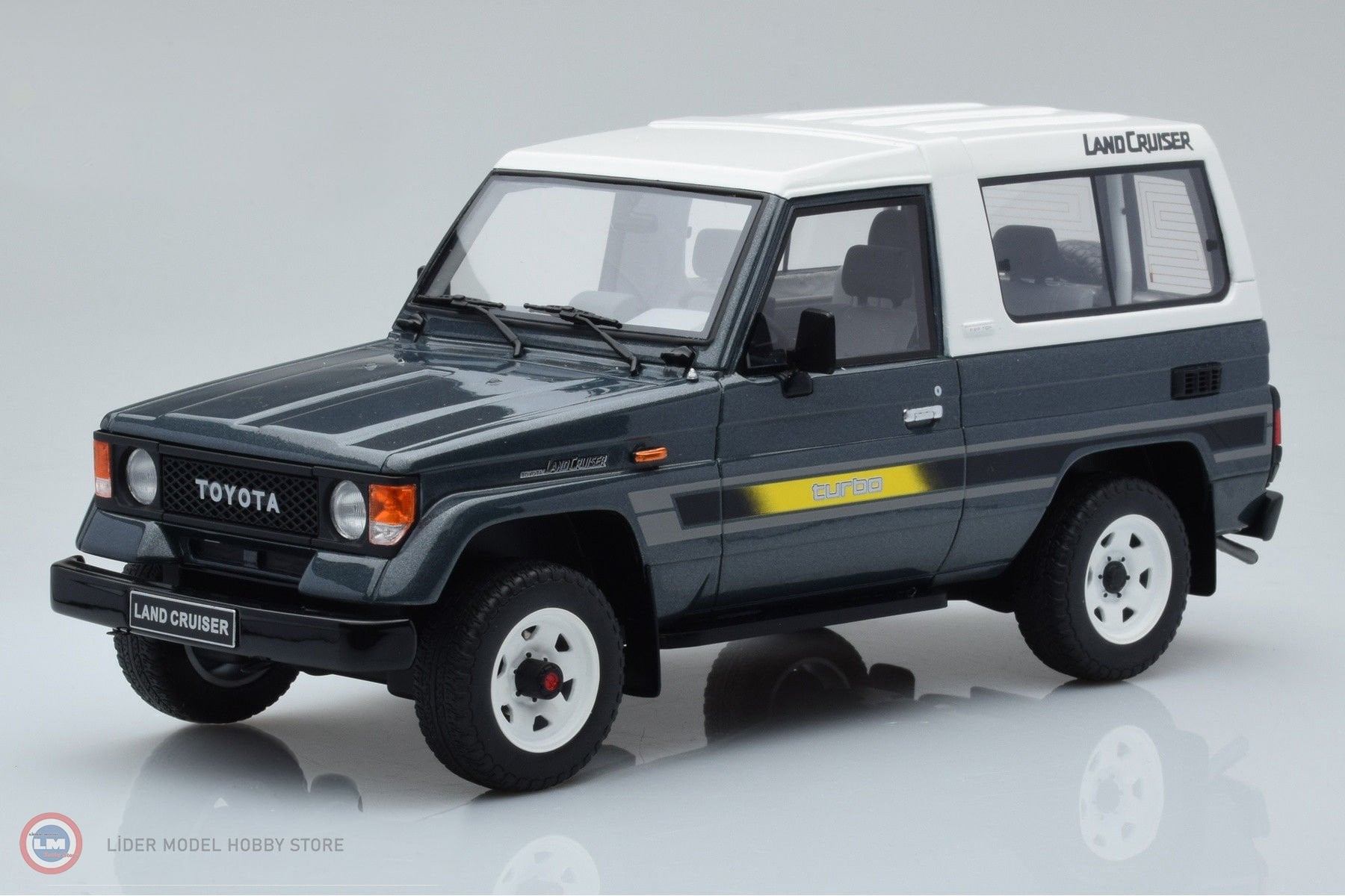 1:18 OTTO 1987 Toyota Land Cruiser LJ 73