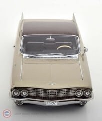 1:18 1961 Cadillac Series 62 Coupe DeVille 1