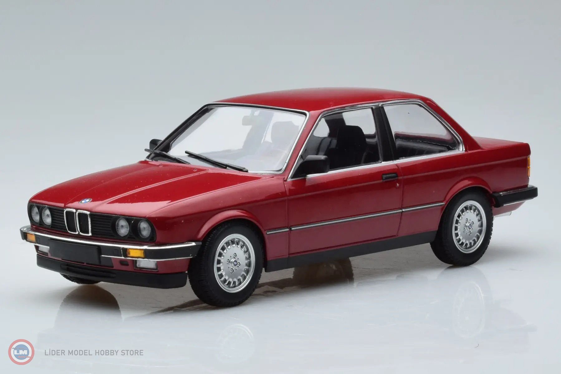 1:18 1982 BMW 323i E30