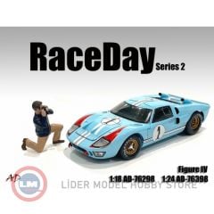 1:18 American Diorama 76298 Race Day II  '' Figure IV ''