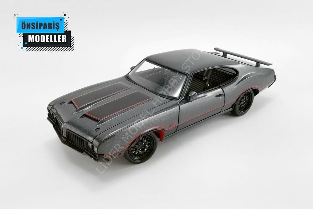 1:18 1970 Oldsmobile 442 W30 Street Fighter Hardtop