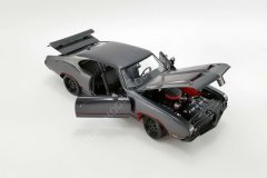 1:18 1970 Oldsmobile 442 W30 Street Fighter Hardtop