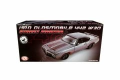 1:18 1970 Oldsmobile 442 W30 Street Fighter Hardtop
