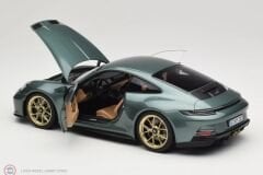 1:18 Norev 2021 Porsche 992 GT3 Touring Package Malachite Green