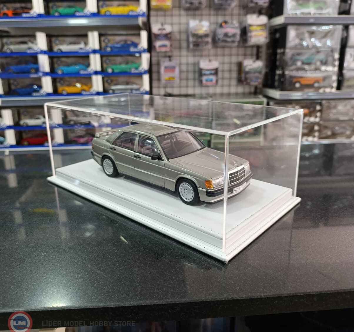KUTUSUZ 1:18 Autoart Mercedes Benz 190E 2.3 16 Cosworth + Akrilik Case Hediyeli