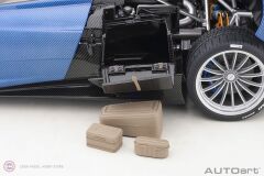 1:18  Pagani Huayra Roadster Mavi