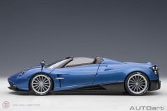 1:18  Pagani Huayra Roadster Mavi