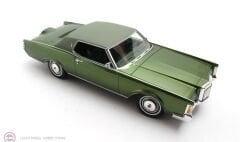 1:18 Cult Scale 1971 Lincoln Continental Mark 3