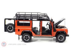 1:18 2015 Land Rover Defender 110 Adventure Edition