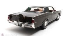1:18 Cult Scale 1971 Lincoln Continental Mark 3