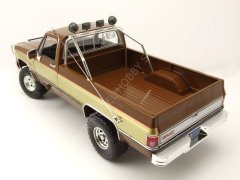 1:18 Greenlight 1982 GMC K-2500 Sierra Grande