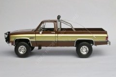 1:18 Greenlight 1982 GMC K-2500 Sierra Grande