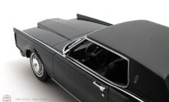 1:18 Cult Scale 1971 Lincoln Continental Mark 3