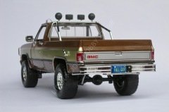 1:18 Greenlight 1982 GMC K-2500 Sierra Grande