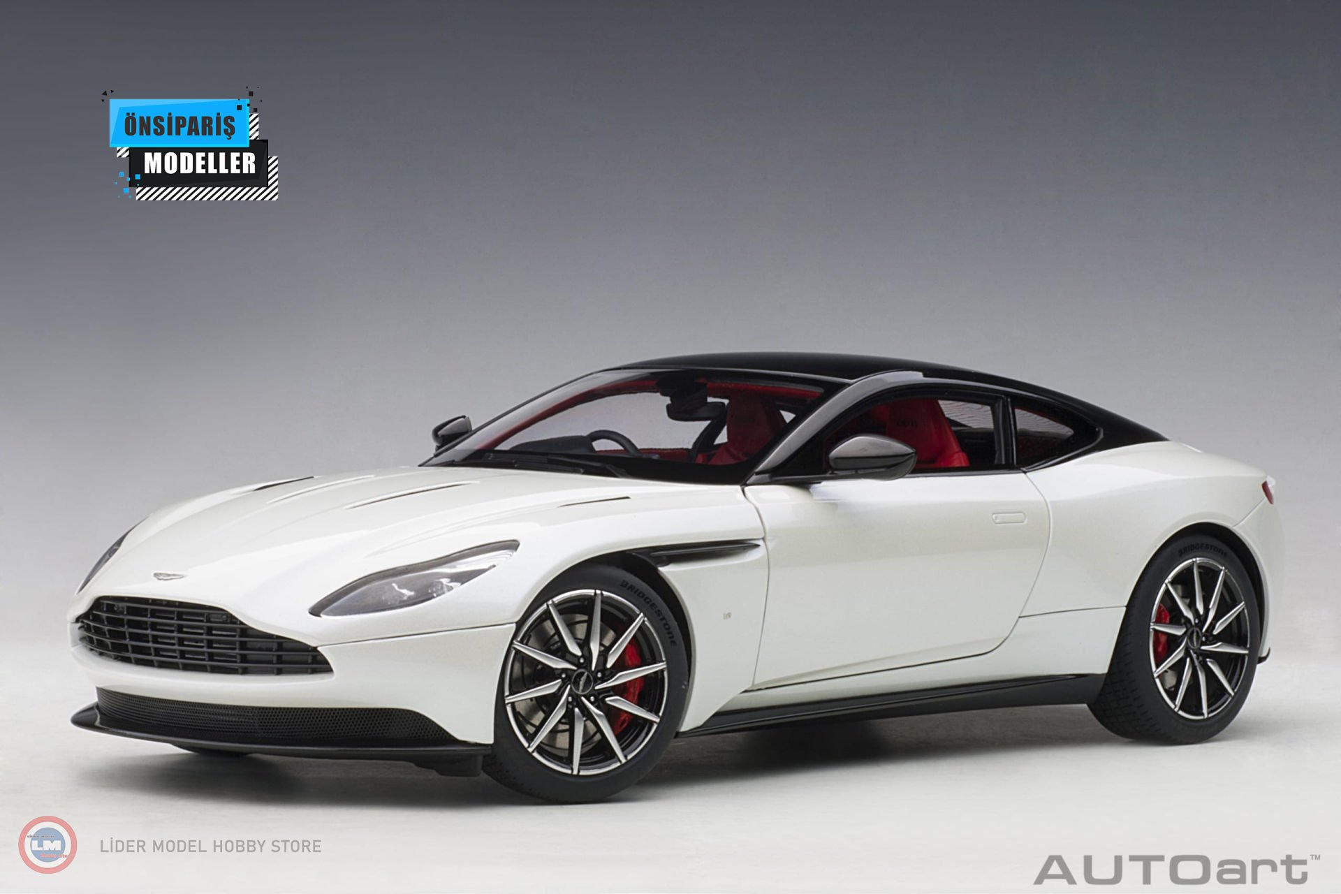 1:18 Aston Martin DB11 Beyaz