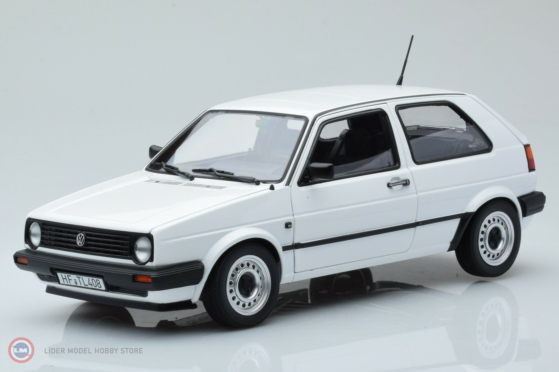 1:18 1988 Volkswagen Golf 2 CL