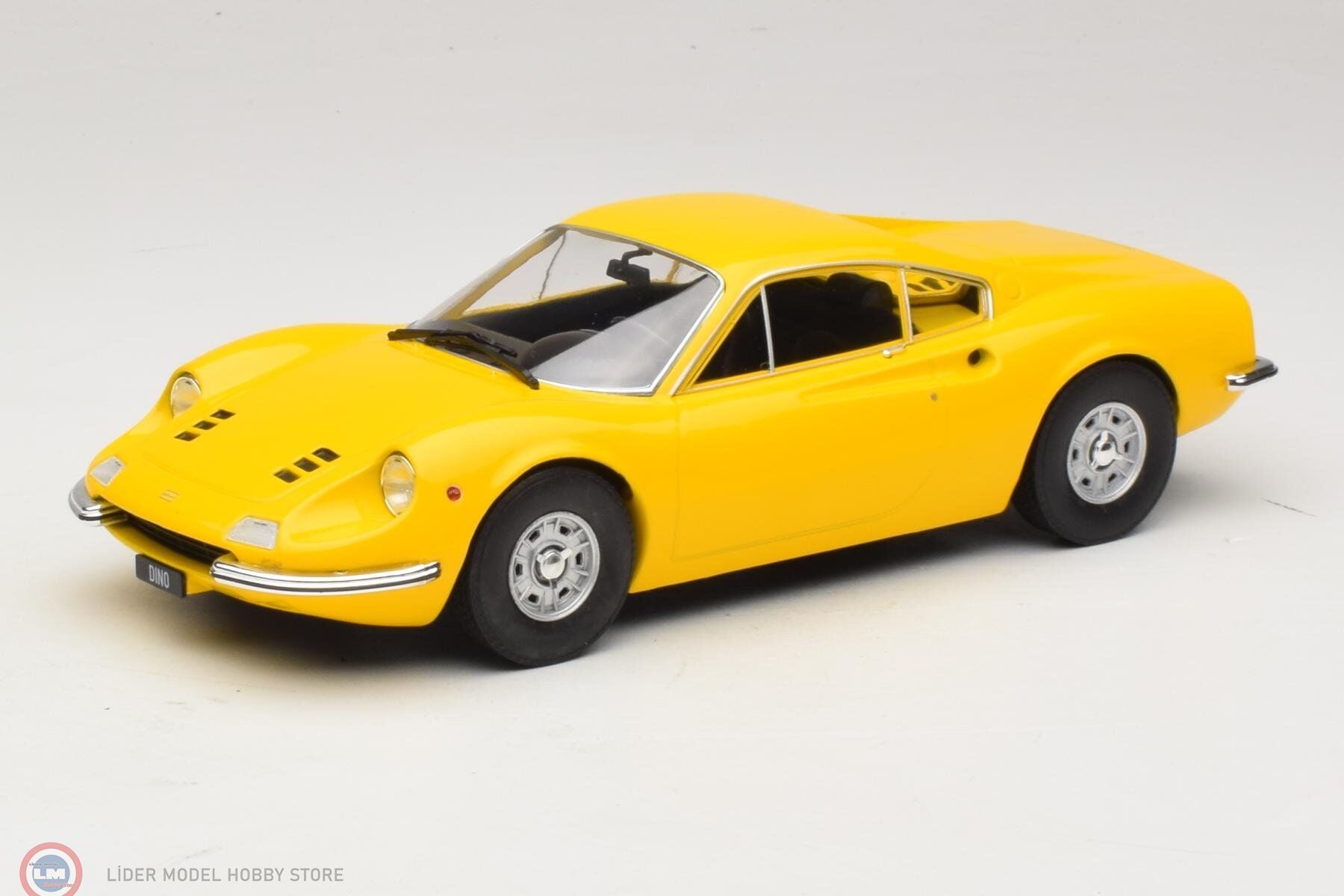 1:18 MCG 1969 Ferrari Dino 246 GT