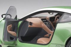1:18 Aston Martin DB11 Yeşil