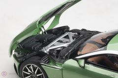 1:18 Aston Martin DB11 Yeşil