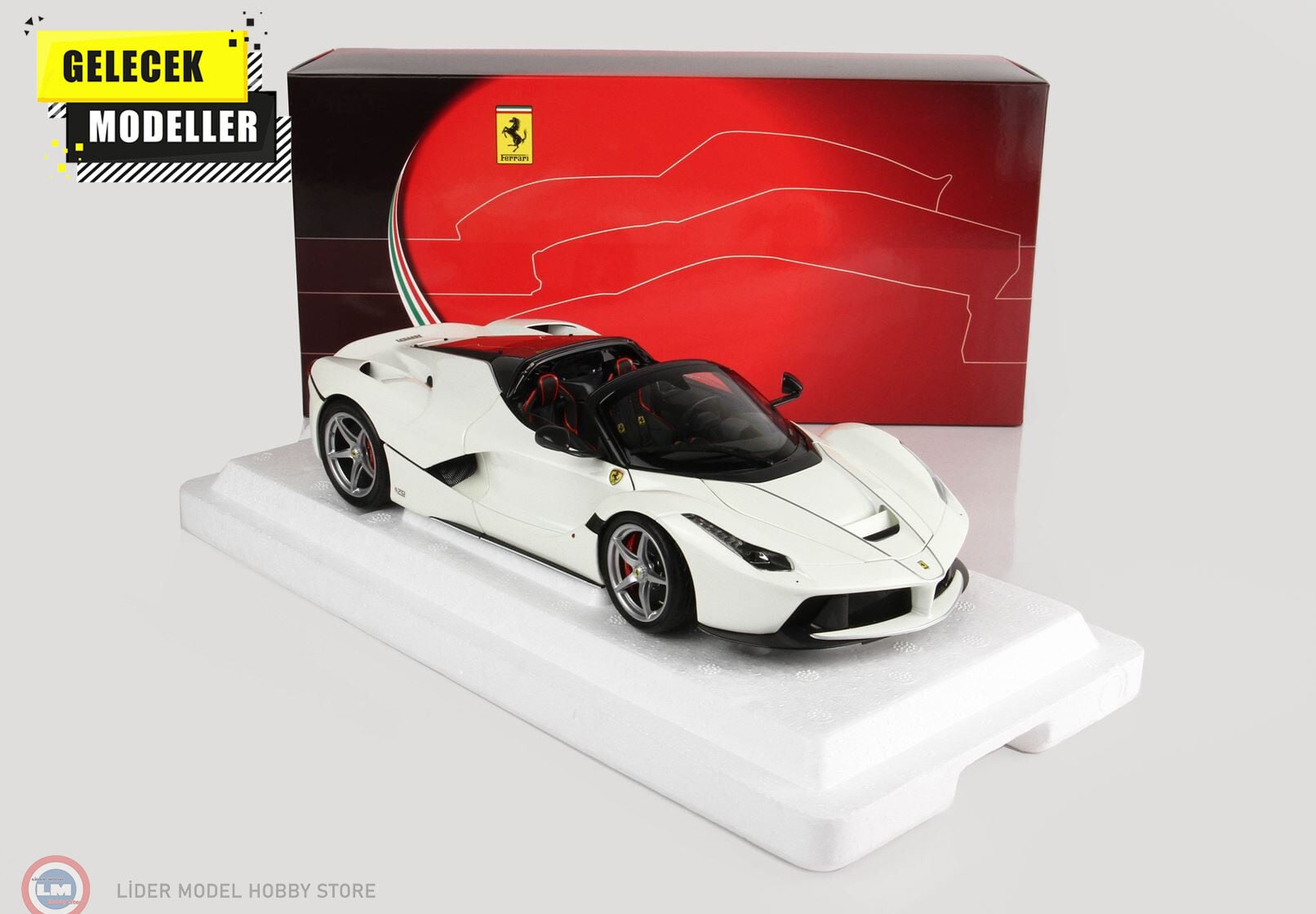 1:18 BBR FERRARI LAFERRARI APERTA – Bianco Italia