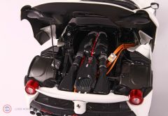 1:18 BBR FERRARI LAFERRARI APERTA – Bianco Italia