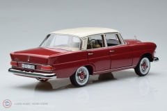 1:18 1966 Mercedes Benz 200 W110 Heckflosse