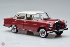 1:18 1966 Mercedes Benz 200 W110 Heckflosse