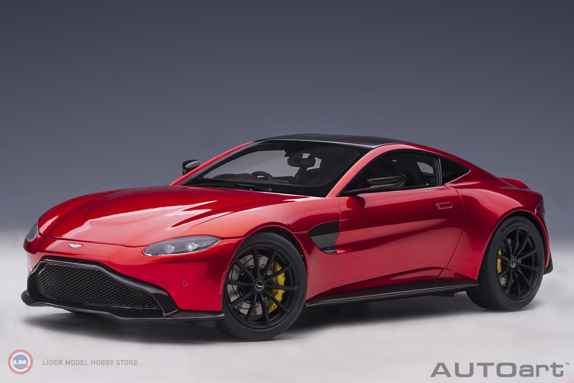 1:18 Aston Martin Vantage Kırmızı
