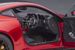 1:18 Aston Martin Vantage Kırmızı
