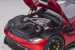 1:18 Aston Martin Vantage Kırmızı