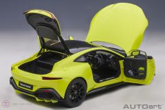 1:18 Aston Martin Vantage Sarı