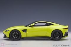 1:18 Aston Martin Vantage Sarı