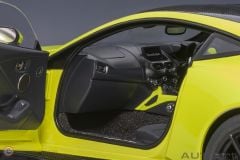1:18 Aston Martin Vantage Sarı