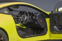 1:18 Aston Martin Vantage Sarı